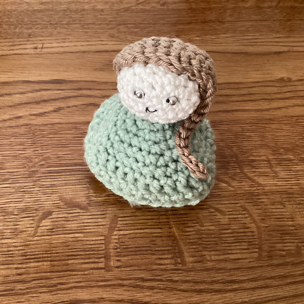 Petite poupée décorative - Ema
